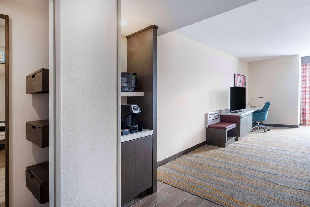 Hilton Garden Inn Pomona, Ca Номер фото