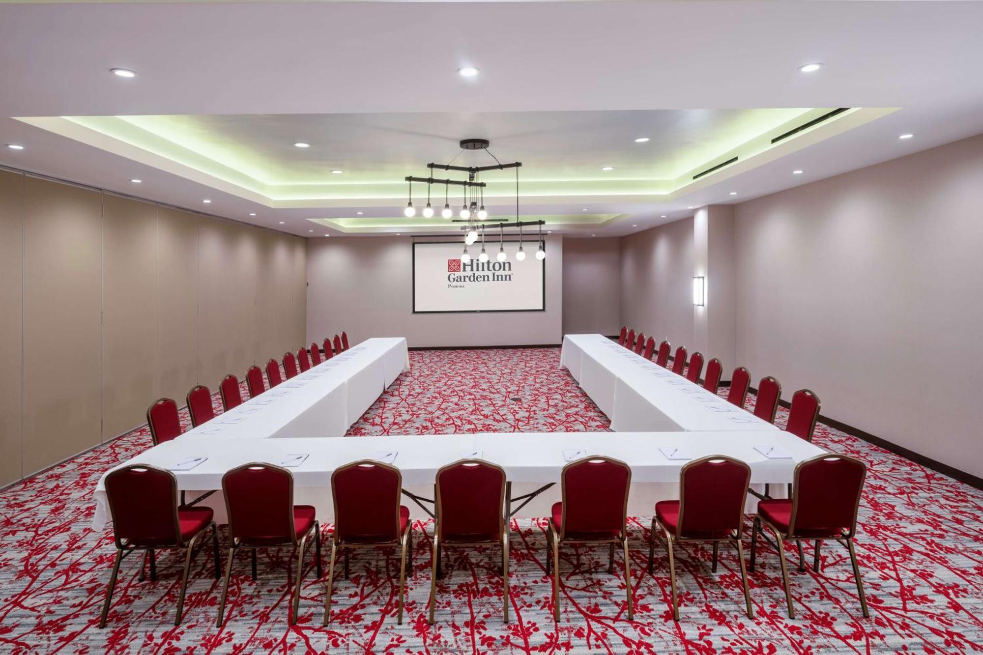 Hilton Garden Inn Pomona, Ca Екстер'єр фото