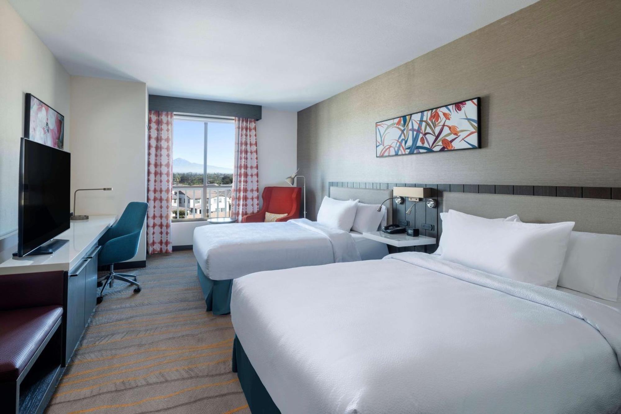 Hilton Garden Inn Pomona, Ca Екстер'єр фото