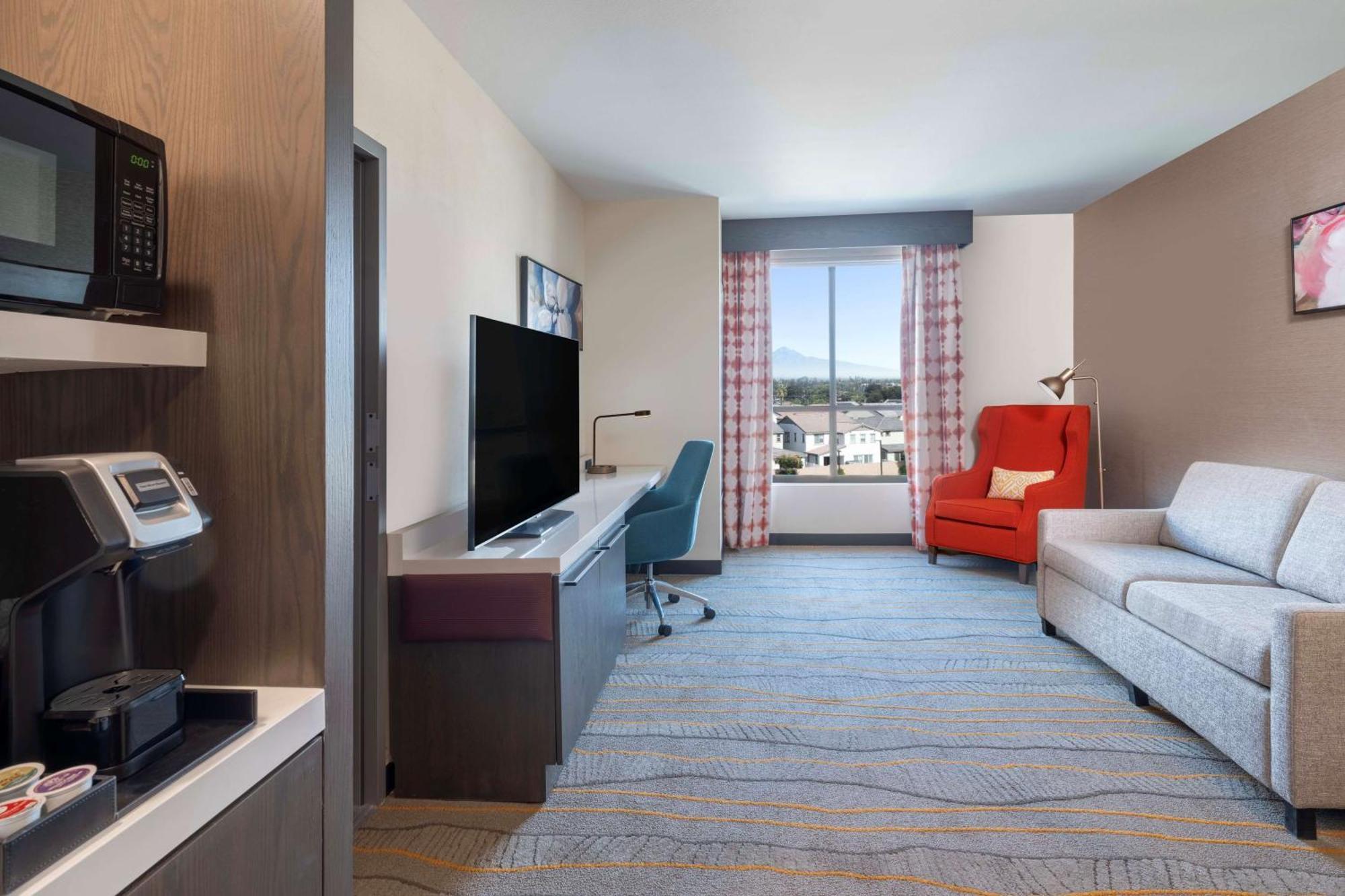 Hilton Garden Inn Pomona, Ca Екстер'єр фото